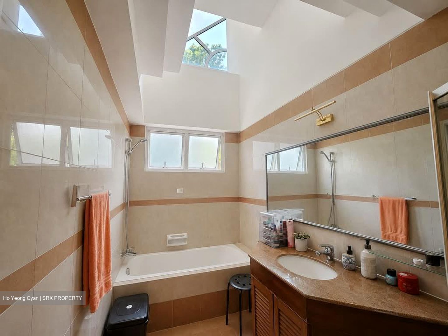 Changi South Avenue 1 (D16), Terrace #563508301